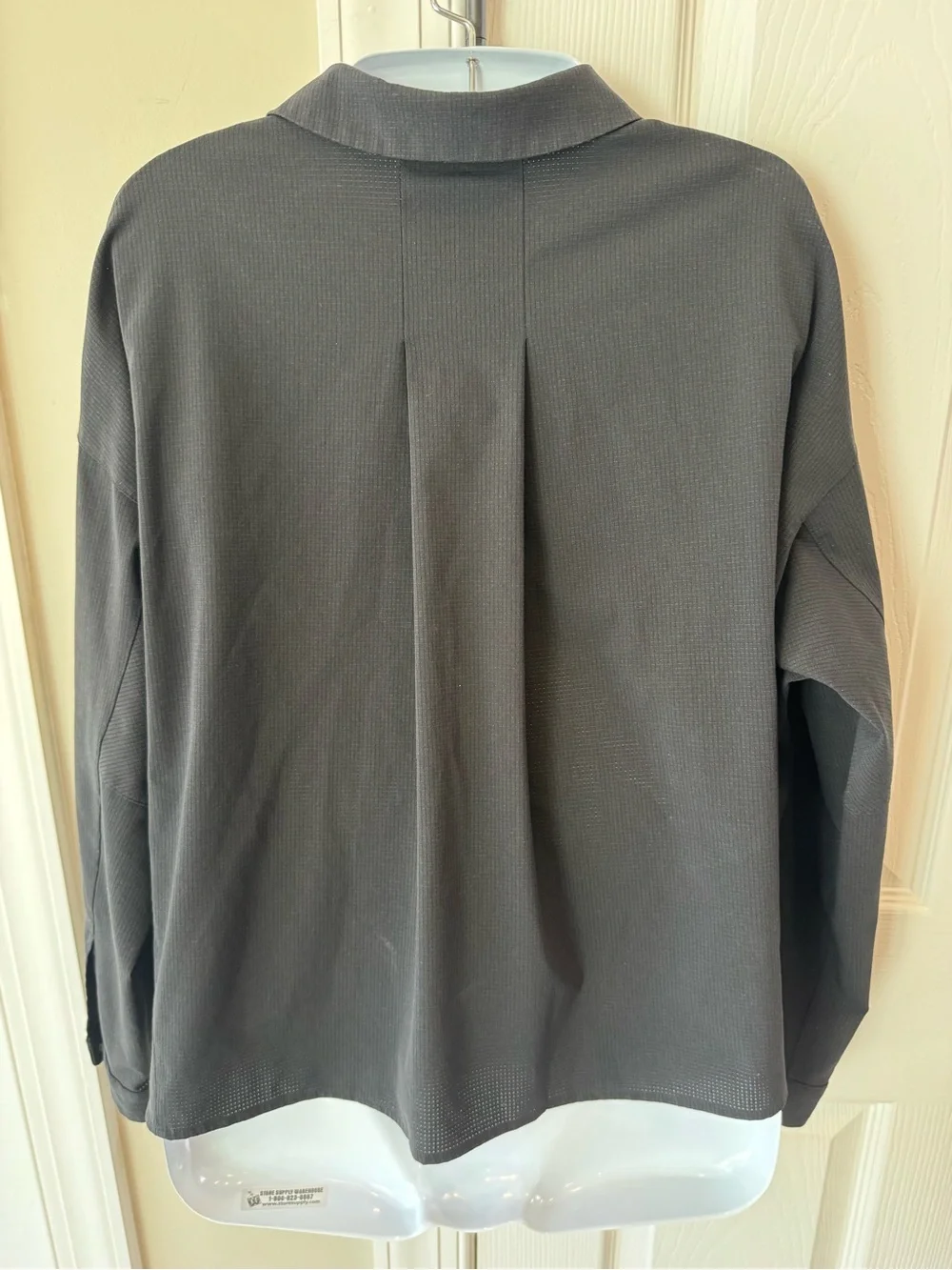 Lululemon Ventlight™  Black Button-Down Shirt Sz 6 EUC